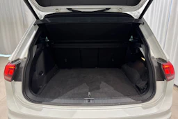 valkoinen Volkswagen Tiguan 2021 kuva 12.