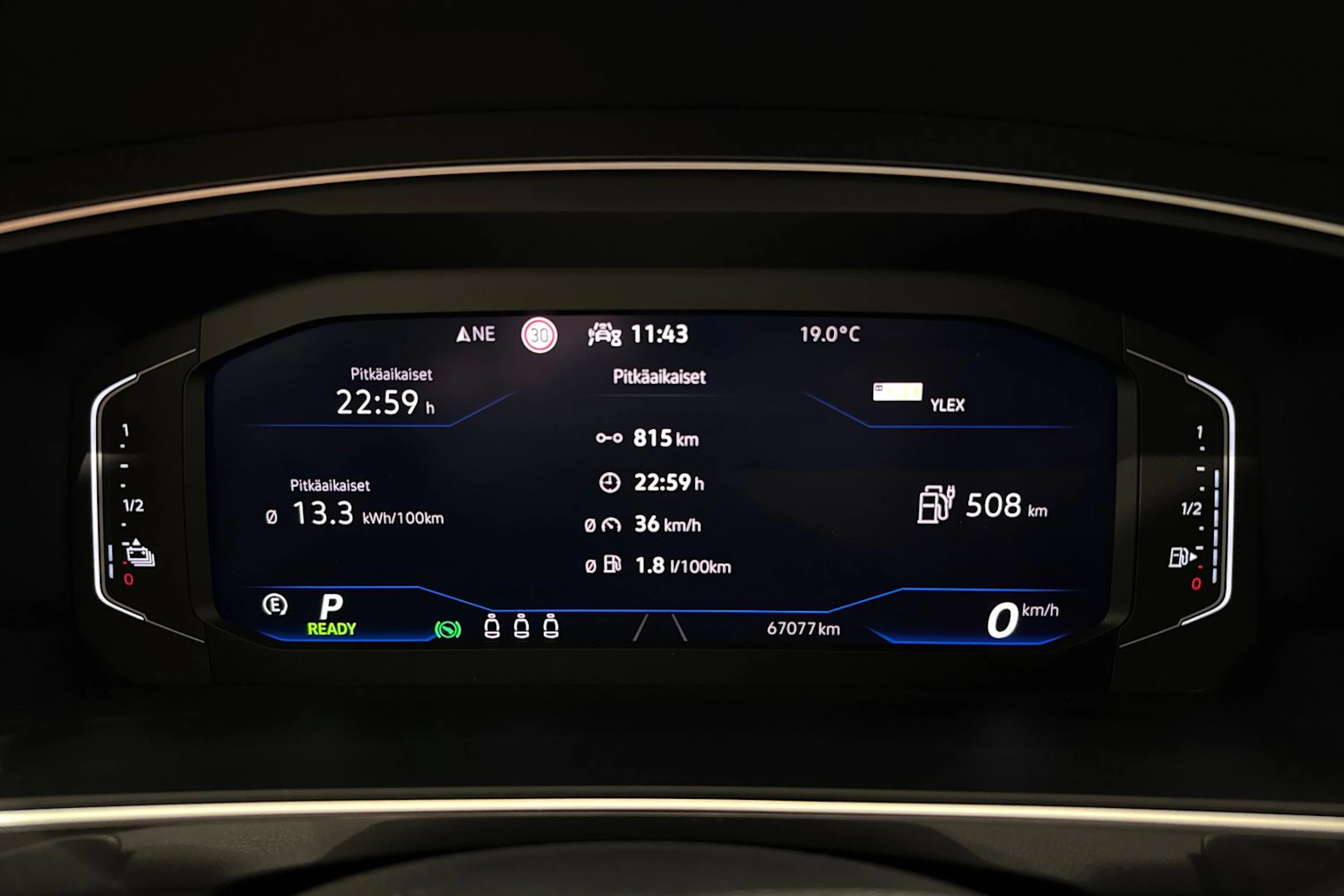 valkoinen Volkswagen Tiguan 2021 kuva 16.