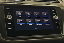 valkoinen Volkswagen Tiguan 2021 kuva 17.