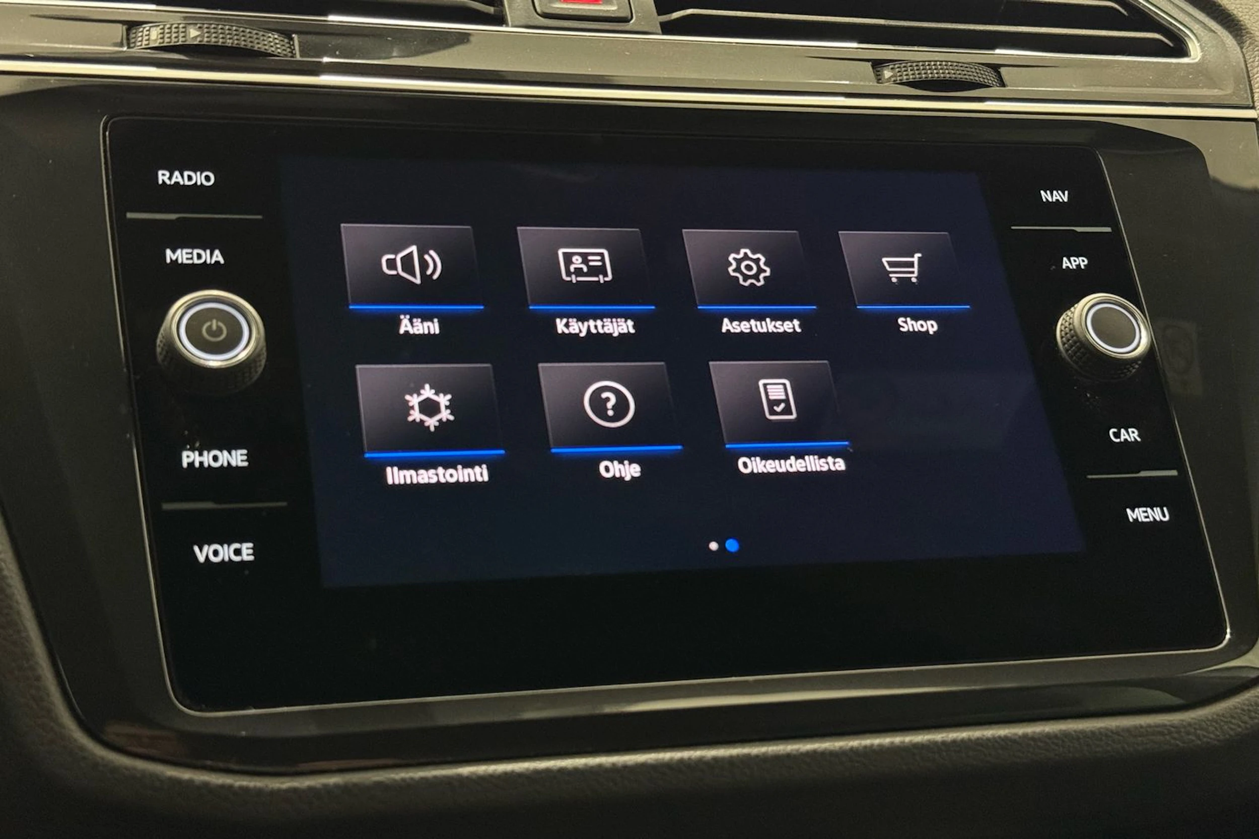 valkoinen Volkswagen Tiguan 2021 kuva 18.