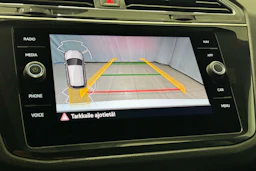 valkoinen Volkswagen Tiguan 2021 kuva 19.