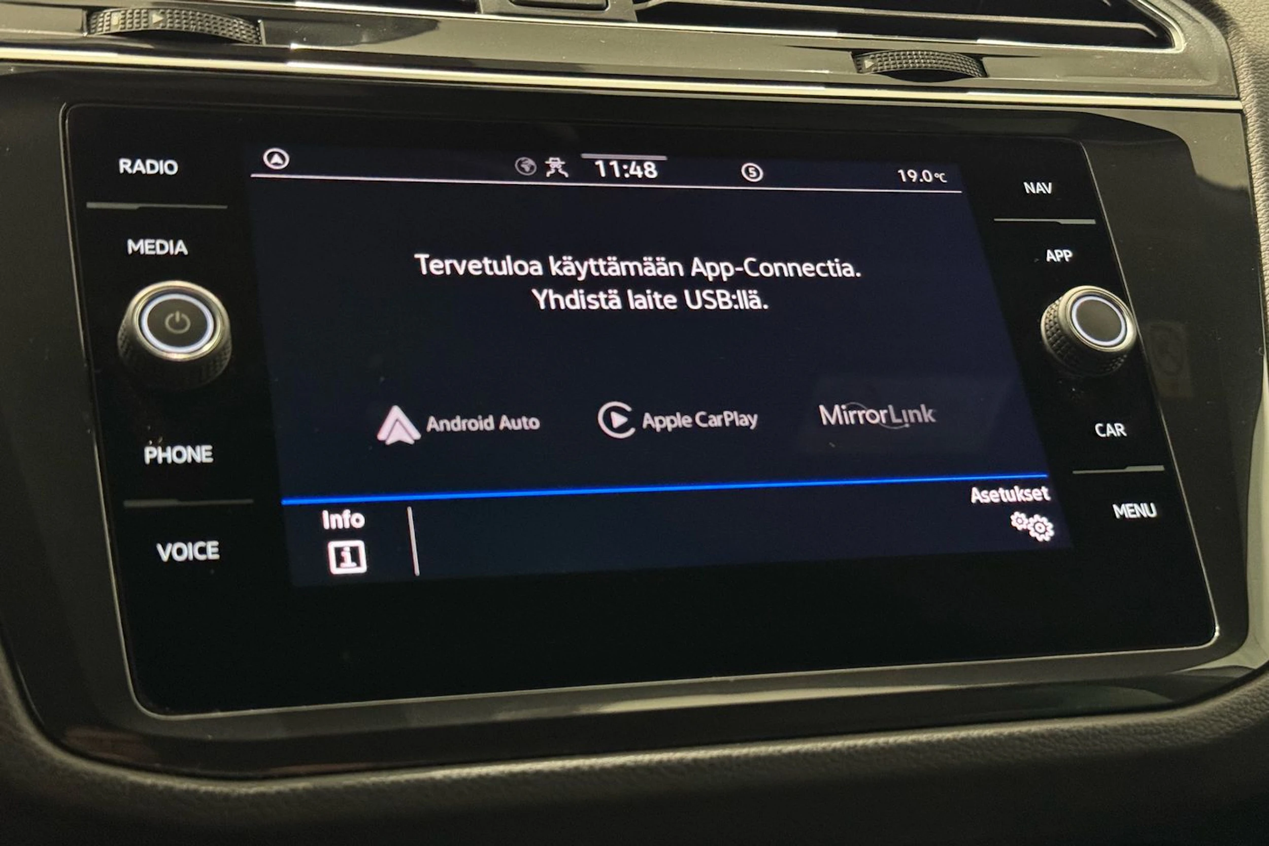 valkoinen Volkswagen Tiguan 2021 kuva 21.