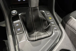 valkoinen Volkswagen Tiguan 2021 kuva 25.