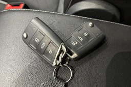 valkoinen Volkswagen Tiguan 2021 kuva 26.