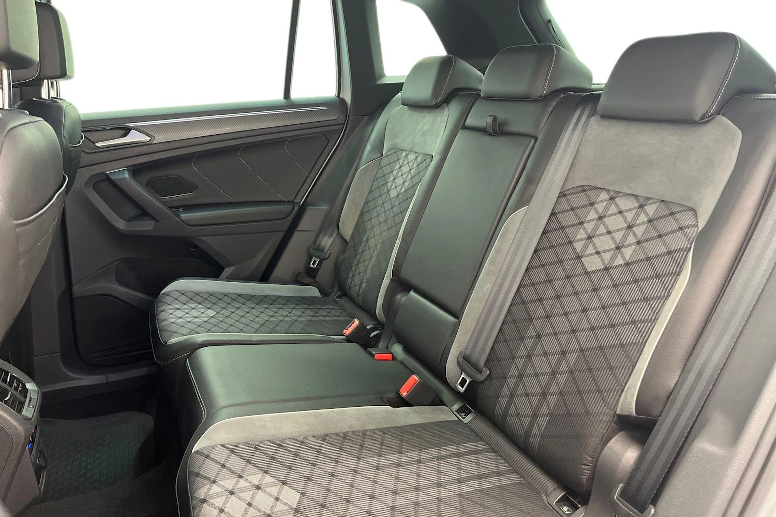 hopea Volkswagen Tiguan 2021 kuva 8.