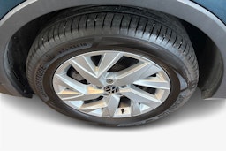 Sininen Volkswagen Tiguan 2021 kuva 11.