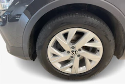 Harmaa Volkswagen Tiguan 2021 kuva 9.