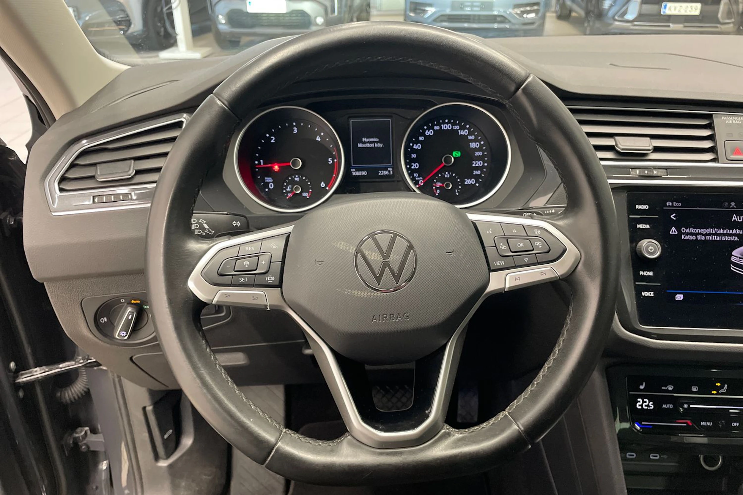 Harmaa Volkswagen Tiguan 2021 kuva 11.