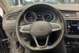 Harmaa Volkswagen Tiguan 2021 kuva 11.