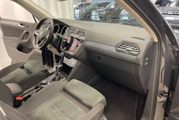 Harmaa Volkswagen Tiguan 2021 kuva 23.