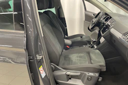 Harmaa Volkswagen Tiguan 2021 kuva 24.
