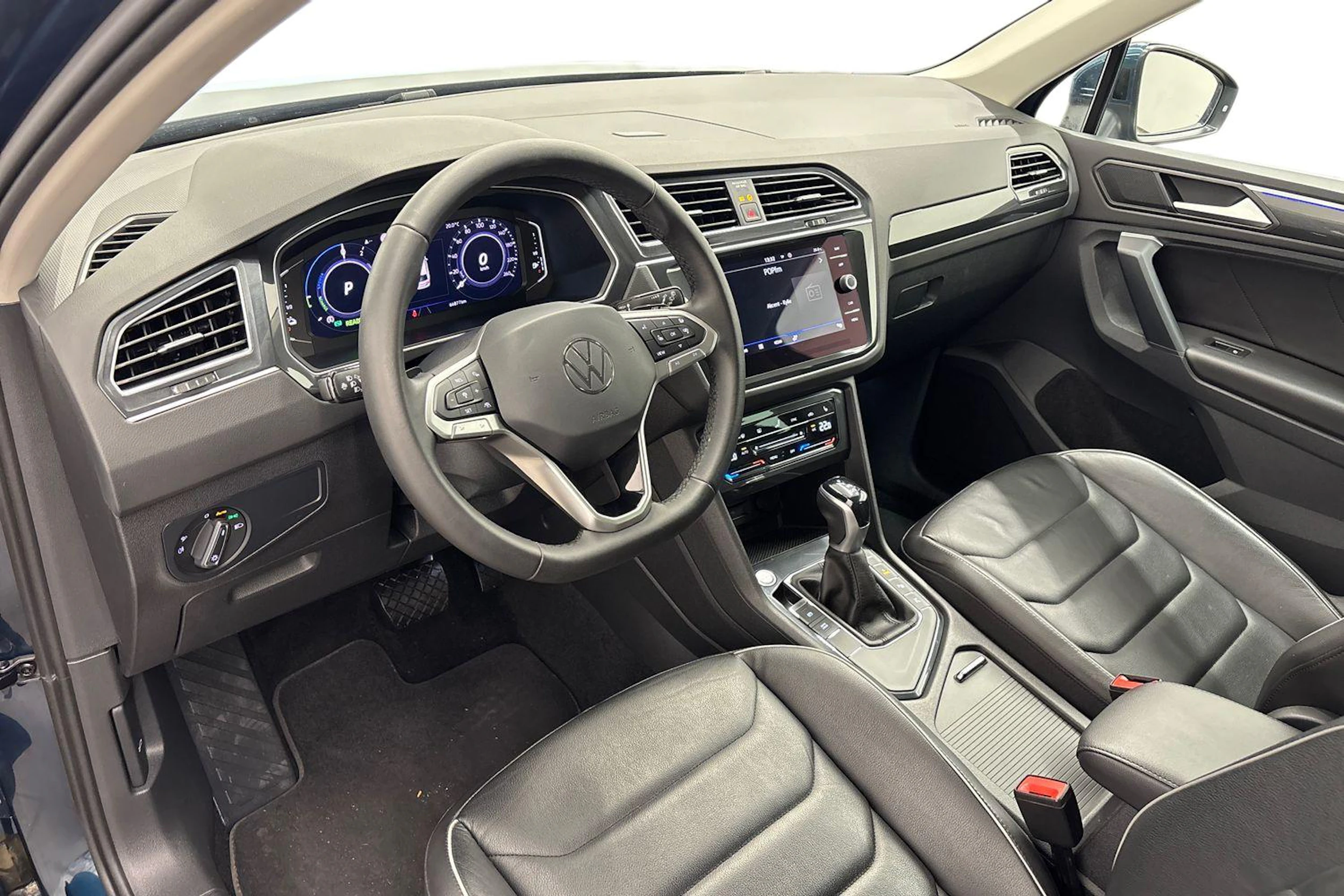 sininen Volkswagen Tiguan 2021 kuva 6.