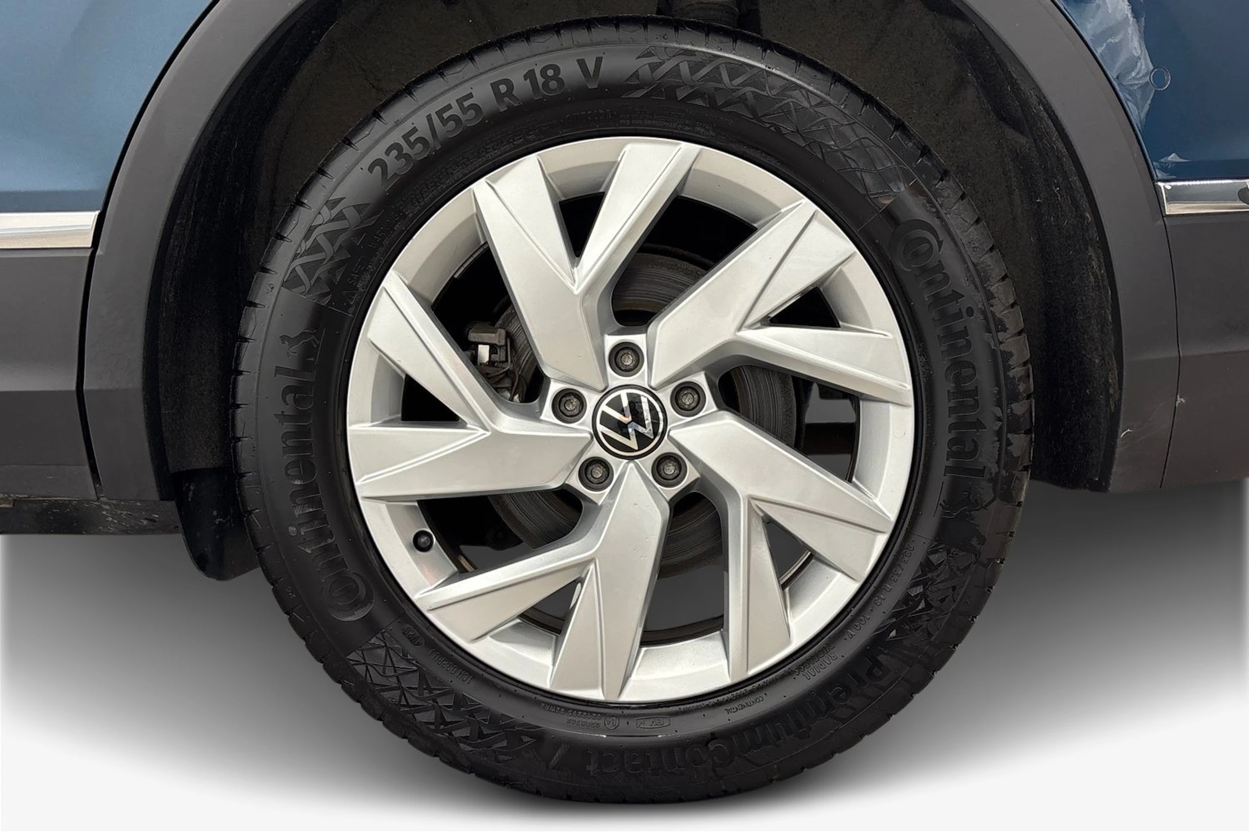 sininen Volkswagen Tiguan 2021 kuva 9.
