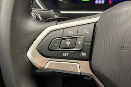 sininen Volkswagen Tiguan 2021 kuva 14.