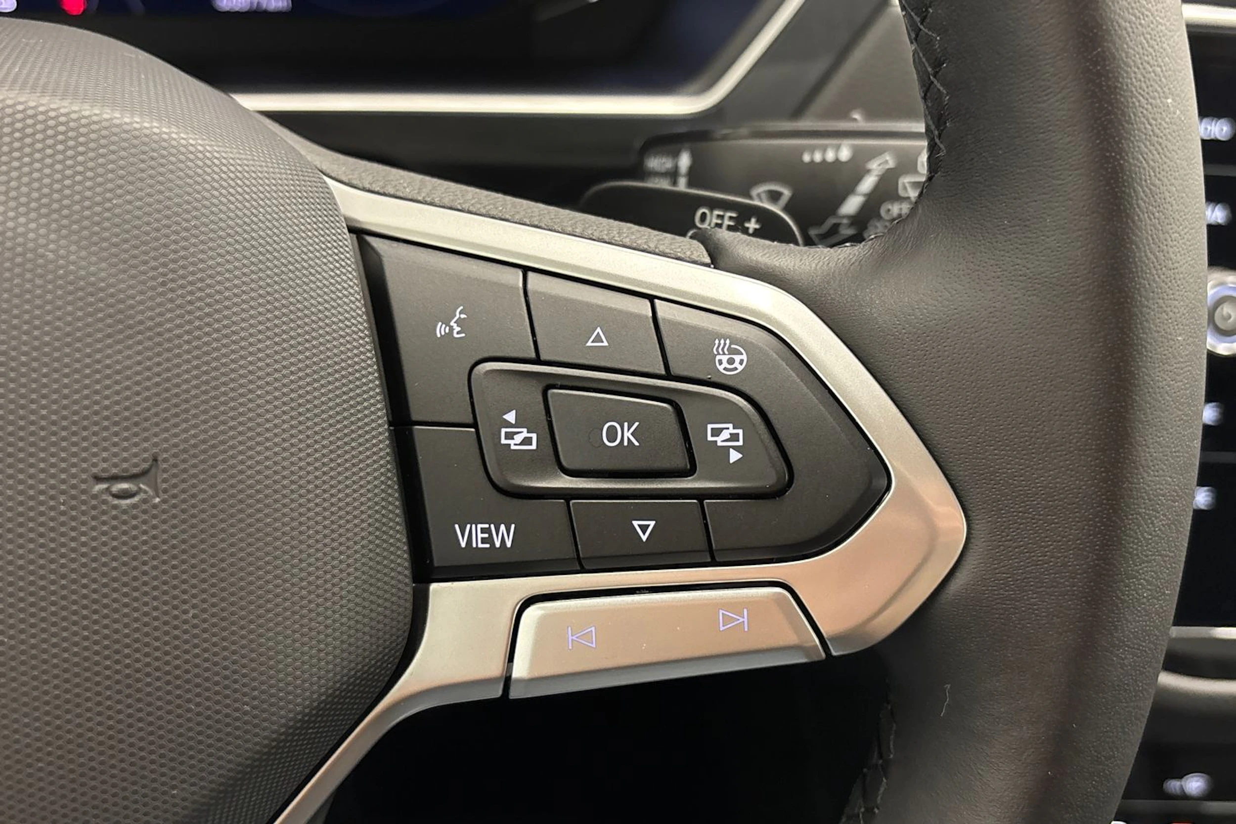 sininen Volkswagen Tiguan 2021 kuva 15.