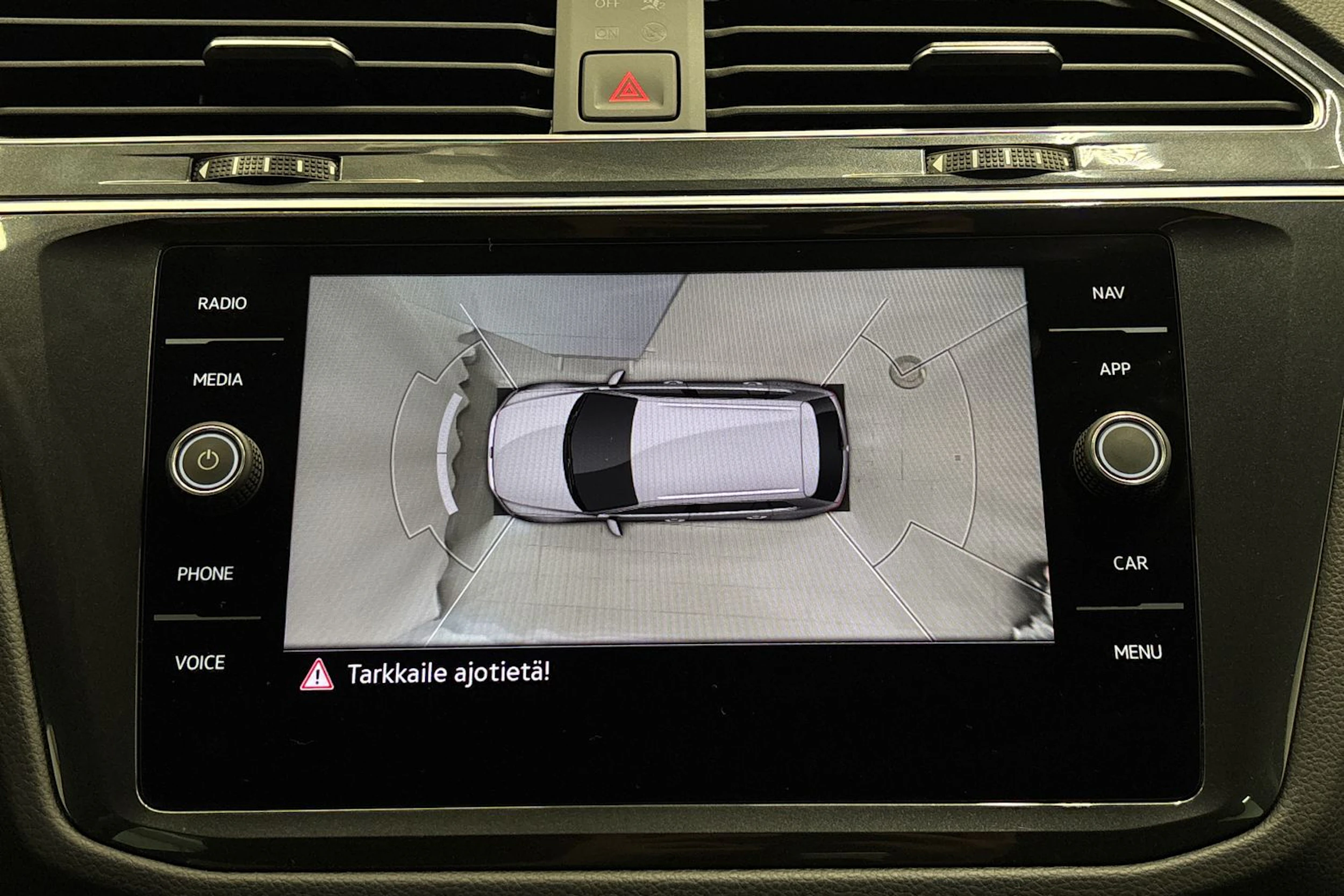 sininen Volkswagen Tiguan 2021 kuva 17.