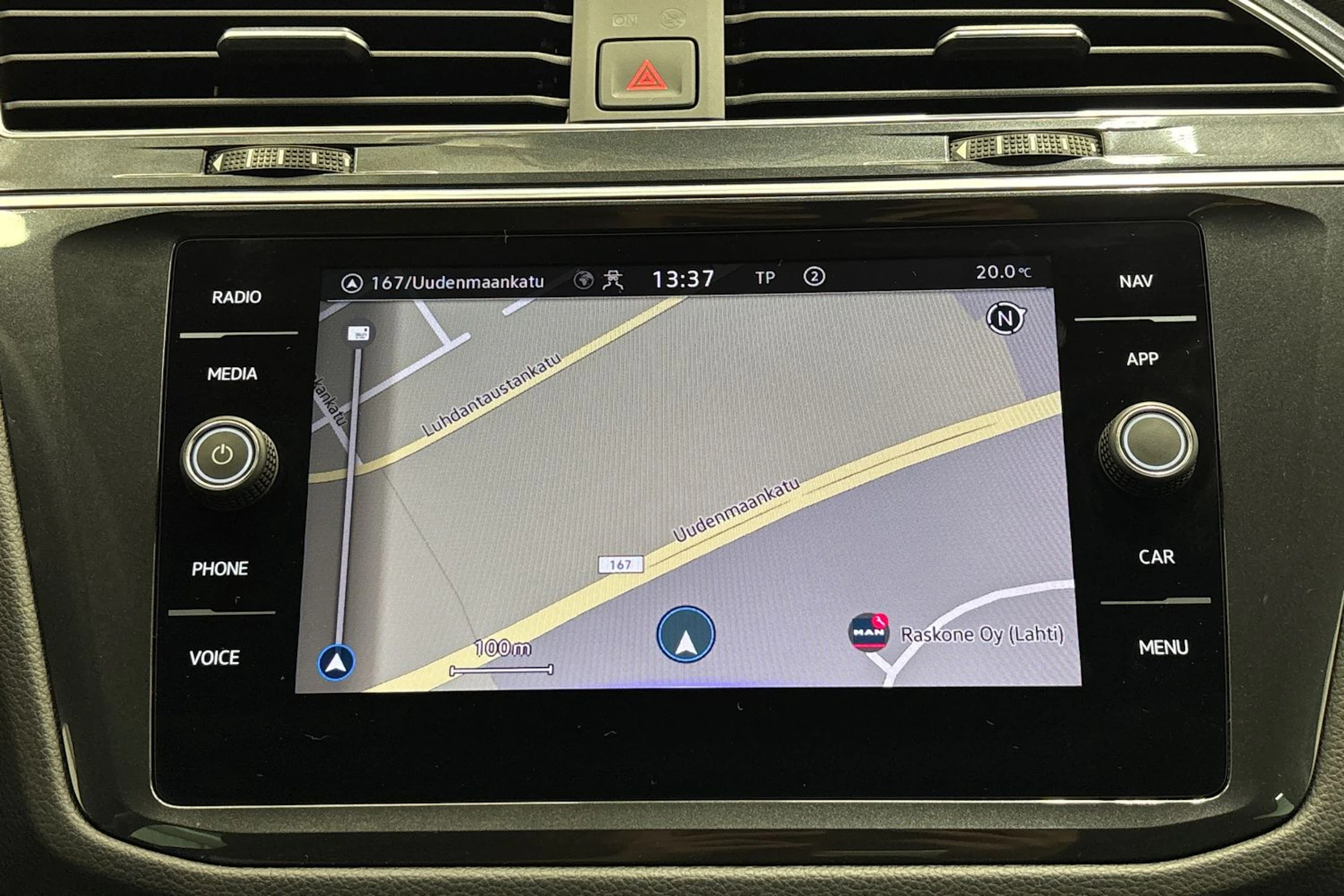 sininen Volkswagen Tiguan 2021 kuva 18.