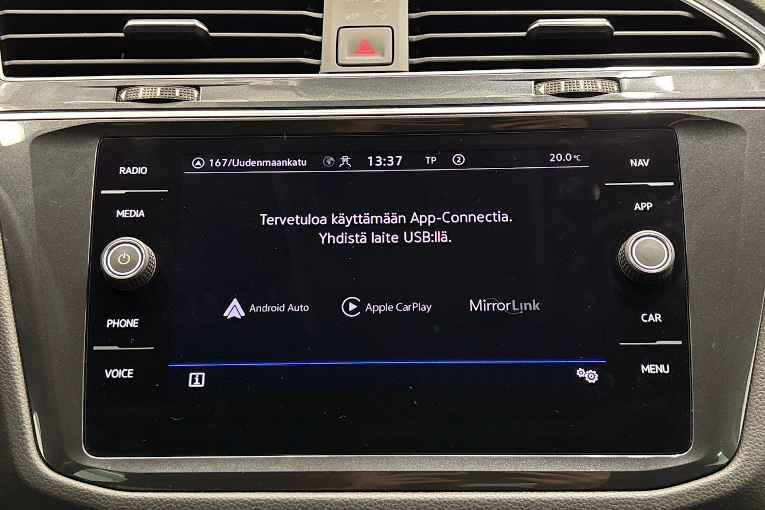 sininen Volkswagen Tiguan 2021 kuva 19.