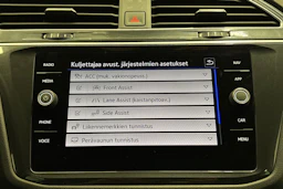 sininen Volkswagen Tiguan 2021 kuva 20.