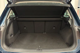 sininen Volkswagen Tiguan 2021 kuva 23.