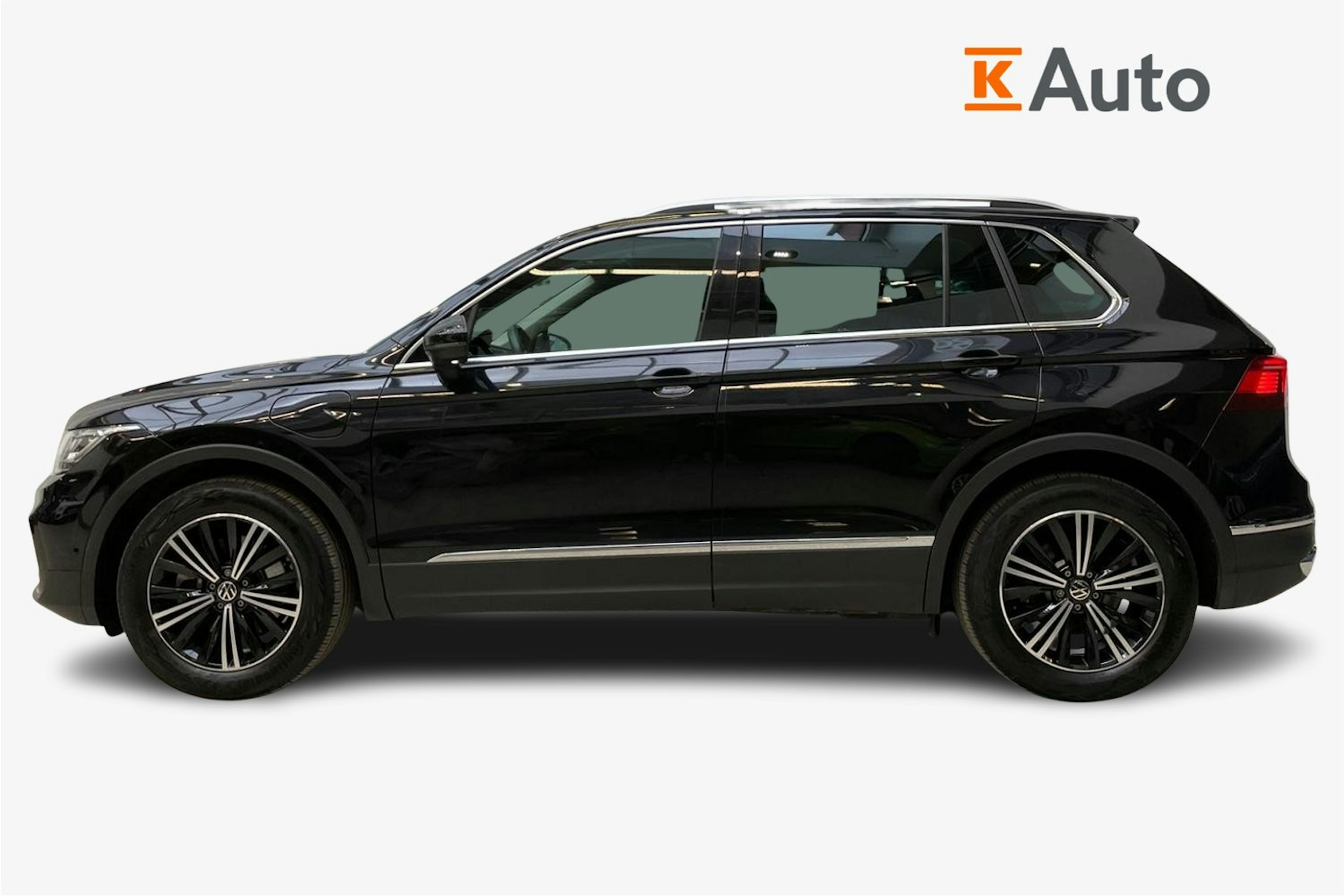 musta Volkswagen Tiguan 2021 kuva 6.