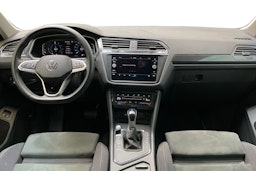 musta Volkswagen Tiguan 2021 kuva 9.