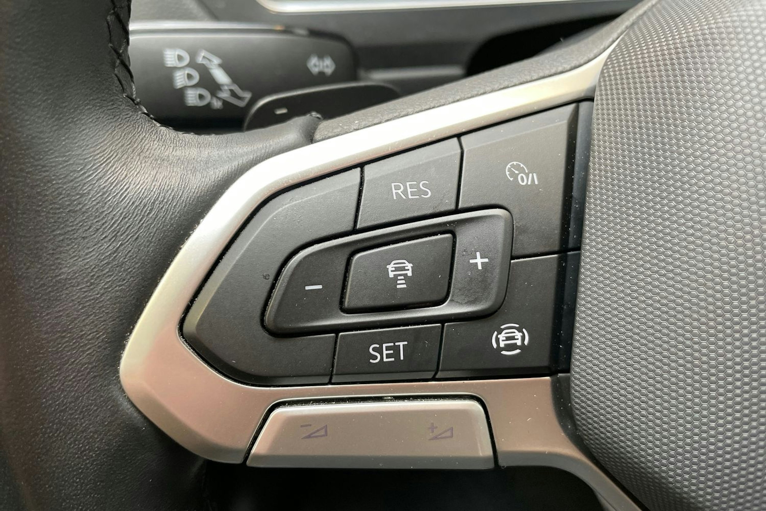 musta Volkswagen Tiguan 2021 kuva 15.
