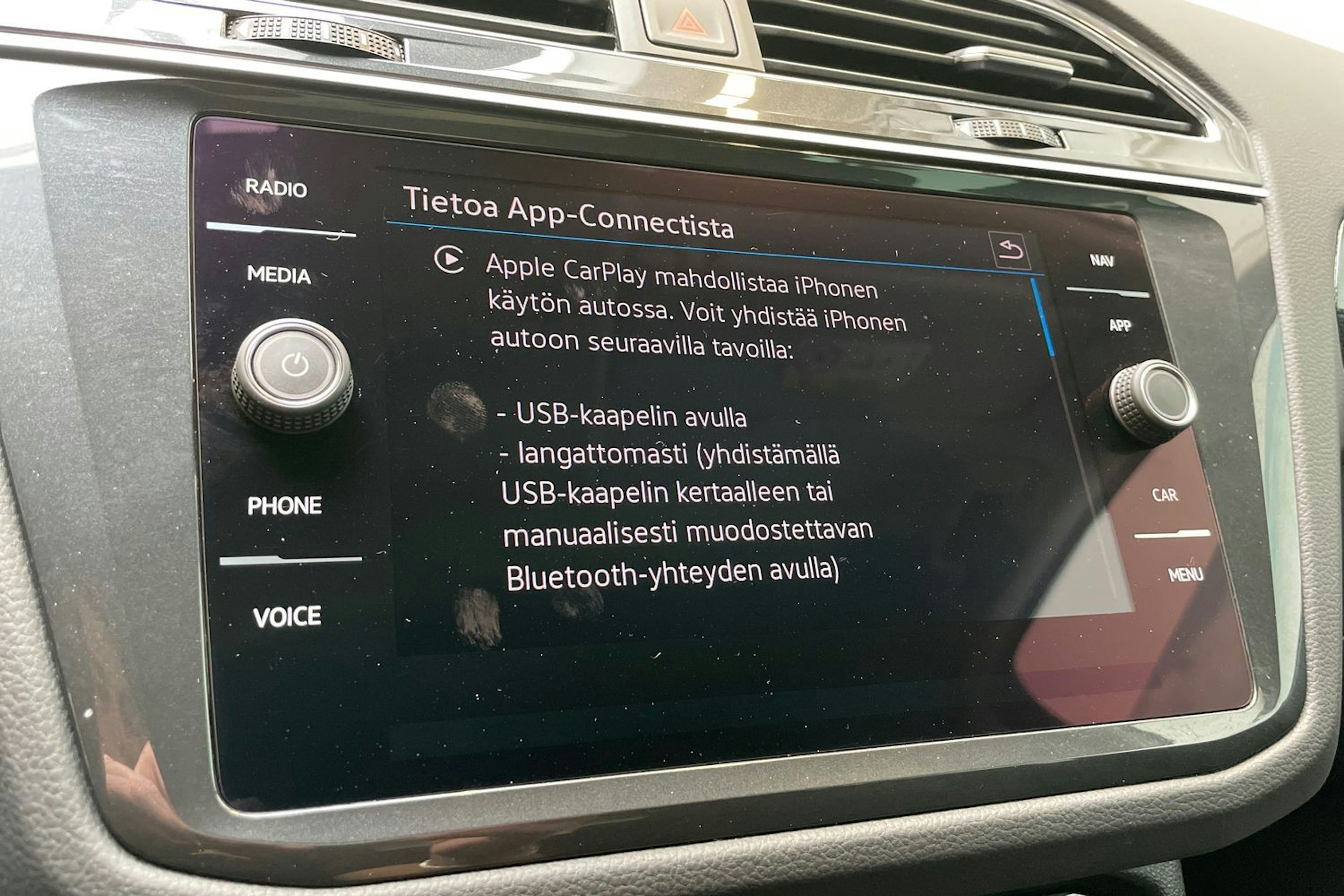 musta Volkswagen Tiguan 2021 kuva 23.