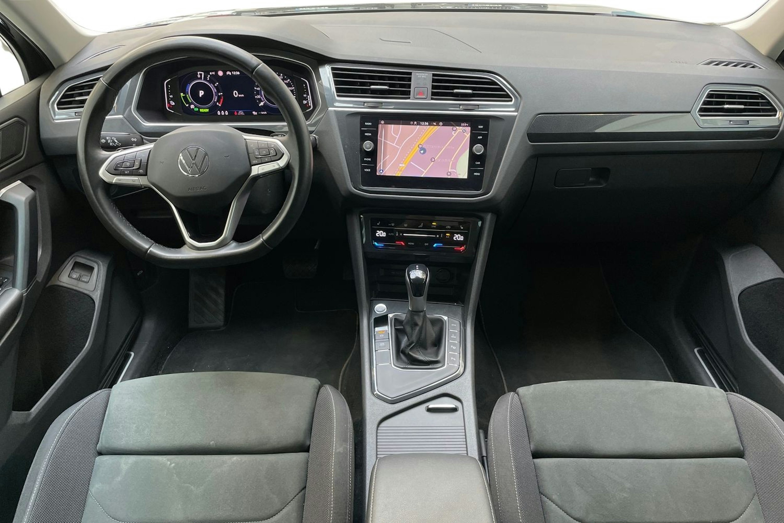 harmaa Volkswagen Tiguan 2021 kuva 9.