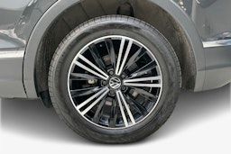 harmaa Volkswagen Tiguan 2021 kuva 11.