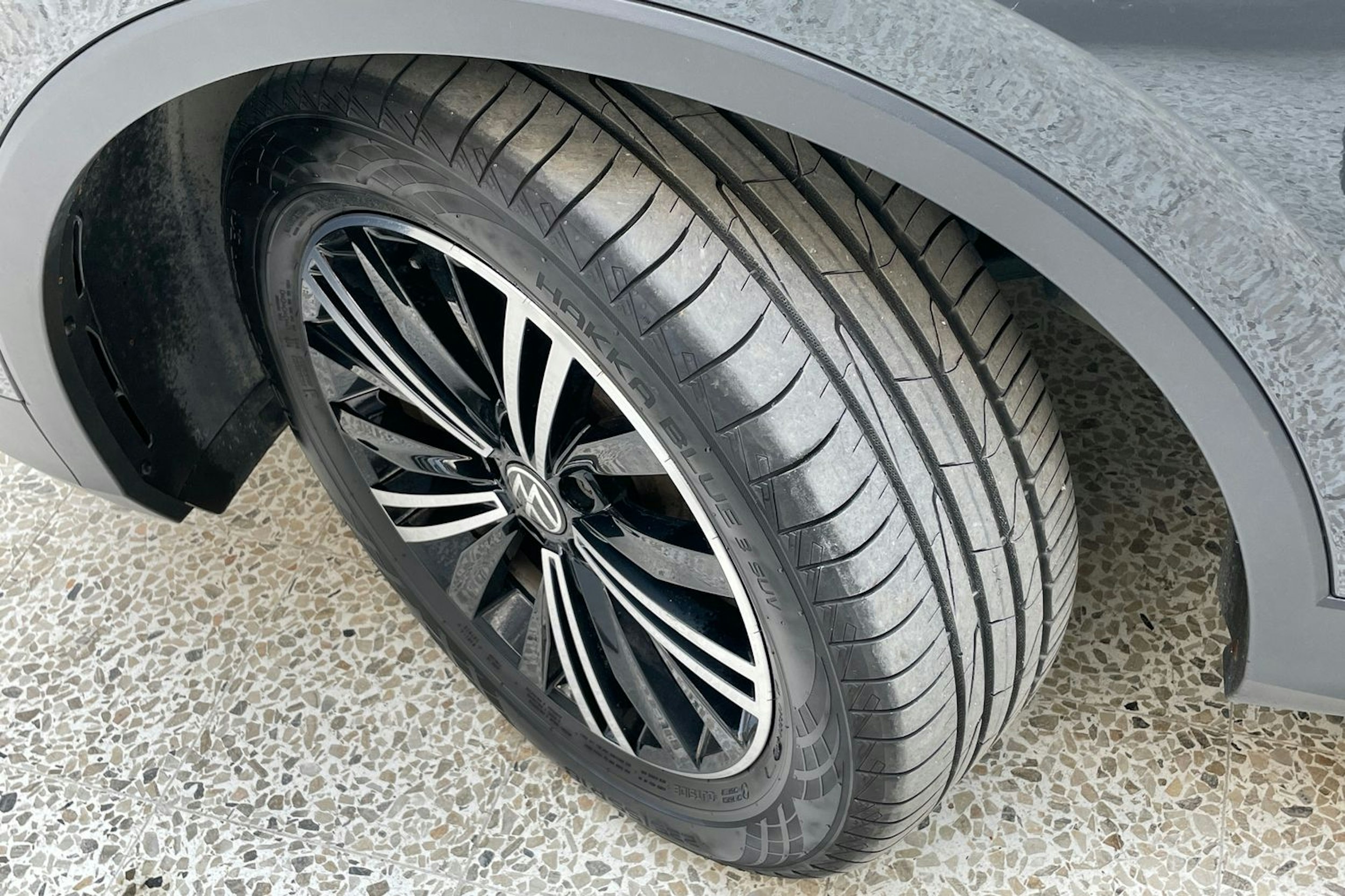 harmaa Volkswagen Tiguan 2021 kuva 13.