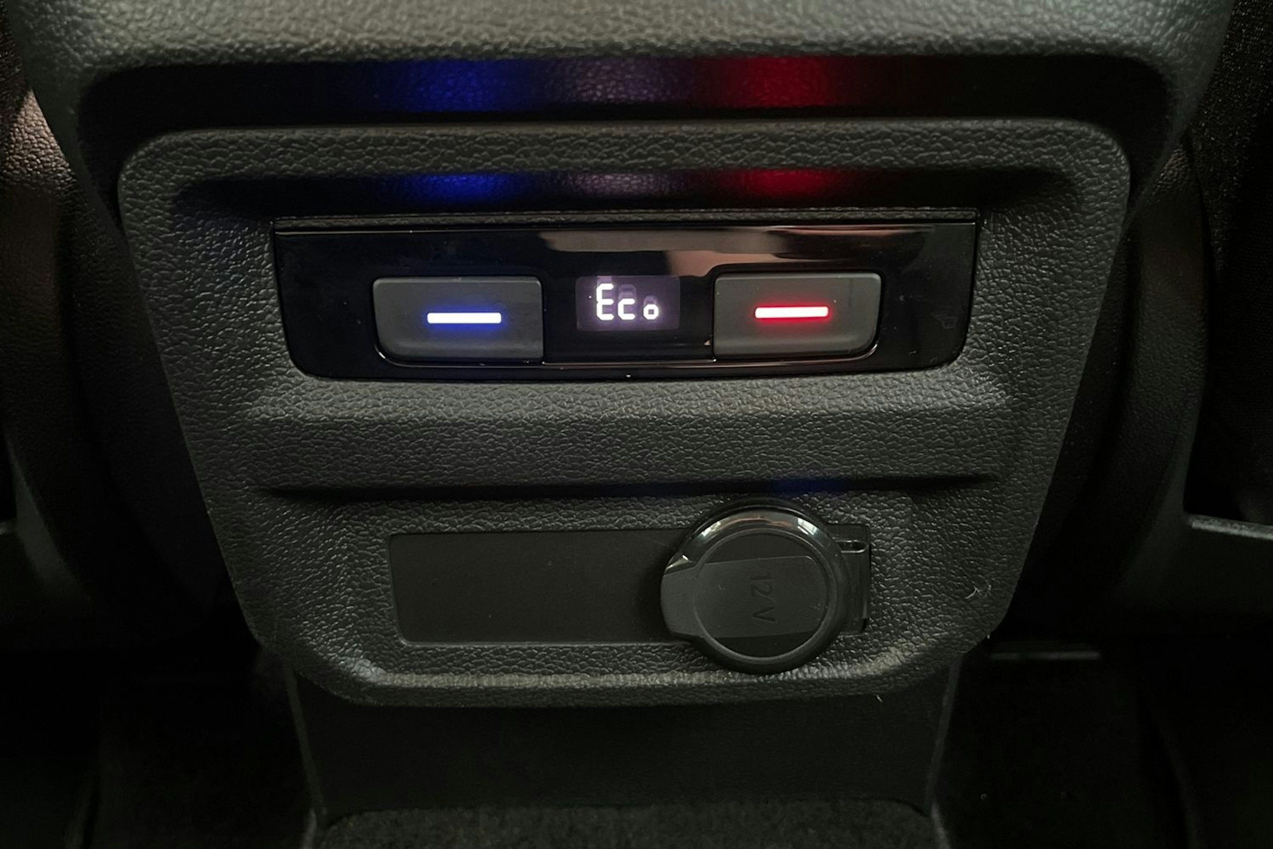 harmaa Volkswagen Tiguan 2021 kuva 18.