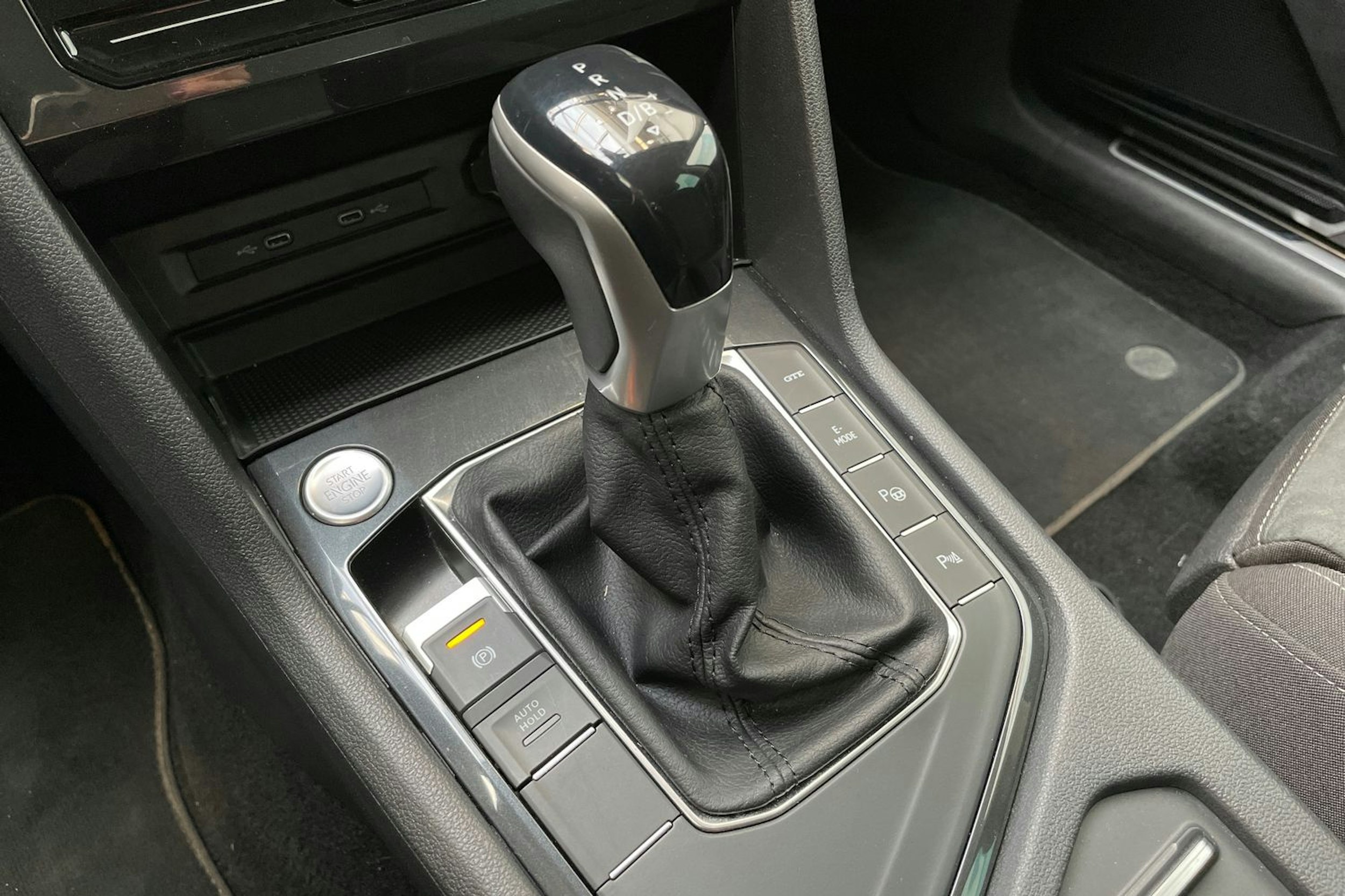 harmaa Volkswagen Tiguan 2021 kuva 32.