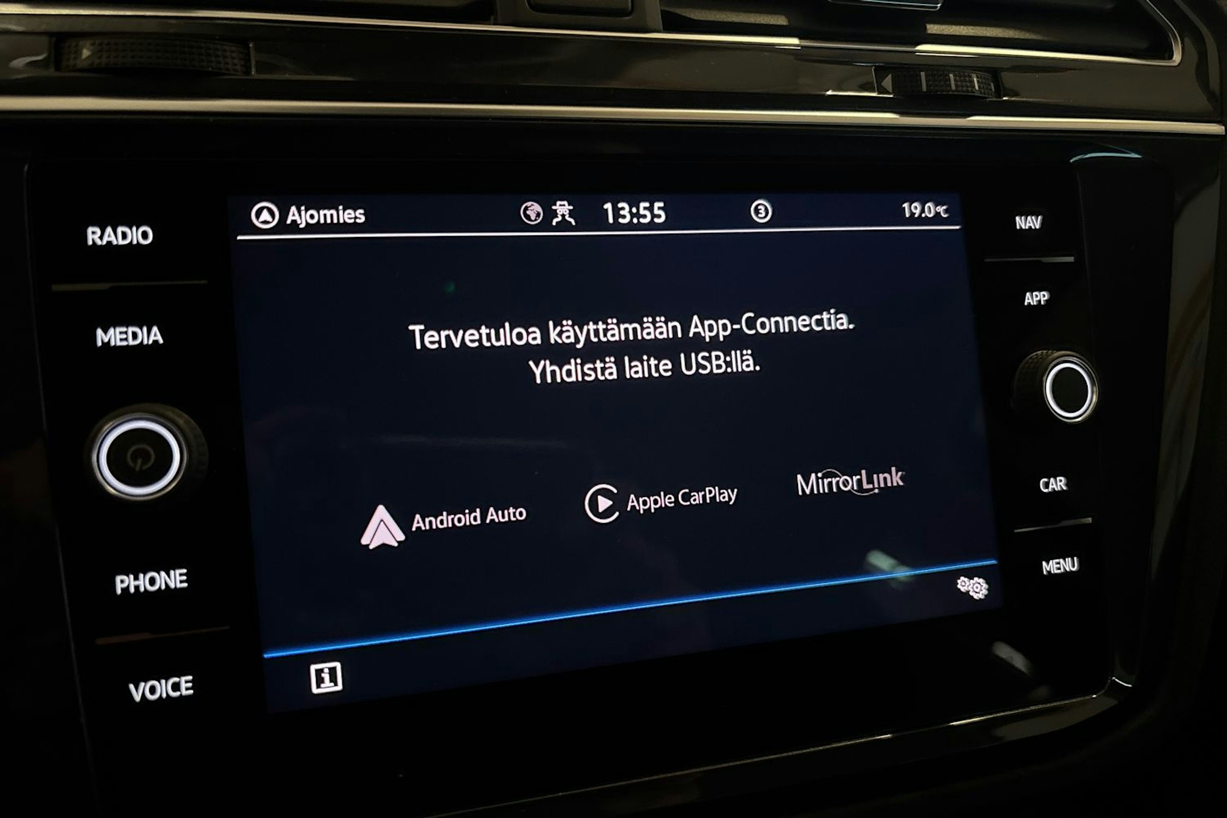 Harmaa Volkswagen Tiguan 2021 kuva 20.