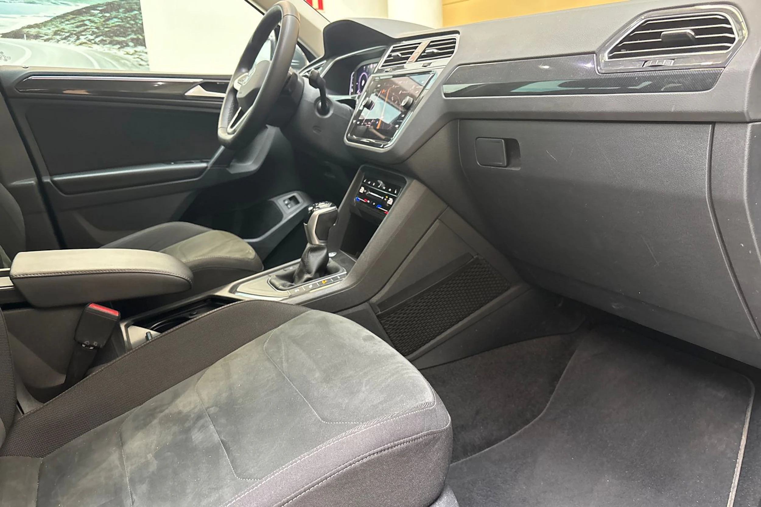 Harmaa Volkswagen Tiguan 2021 kuva 25.