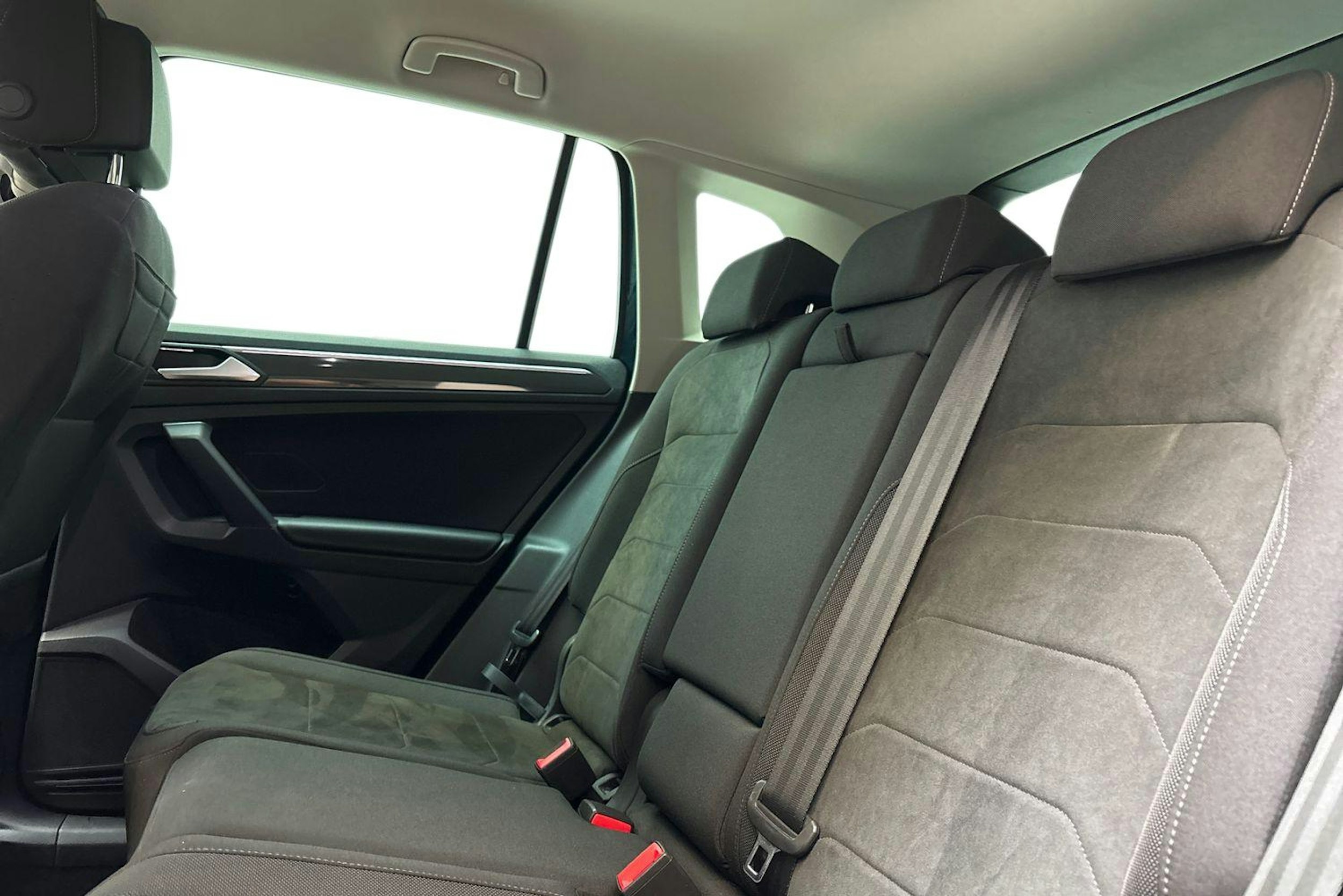 sininen Volkswagen Tiguan 2021 kuva 10.