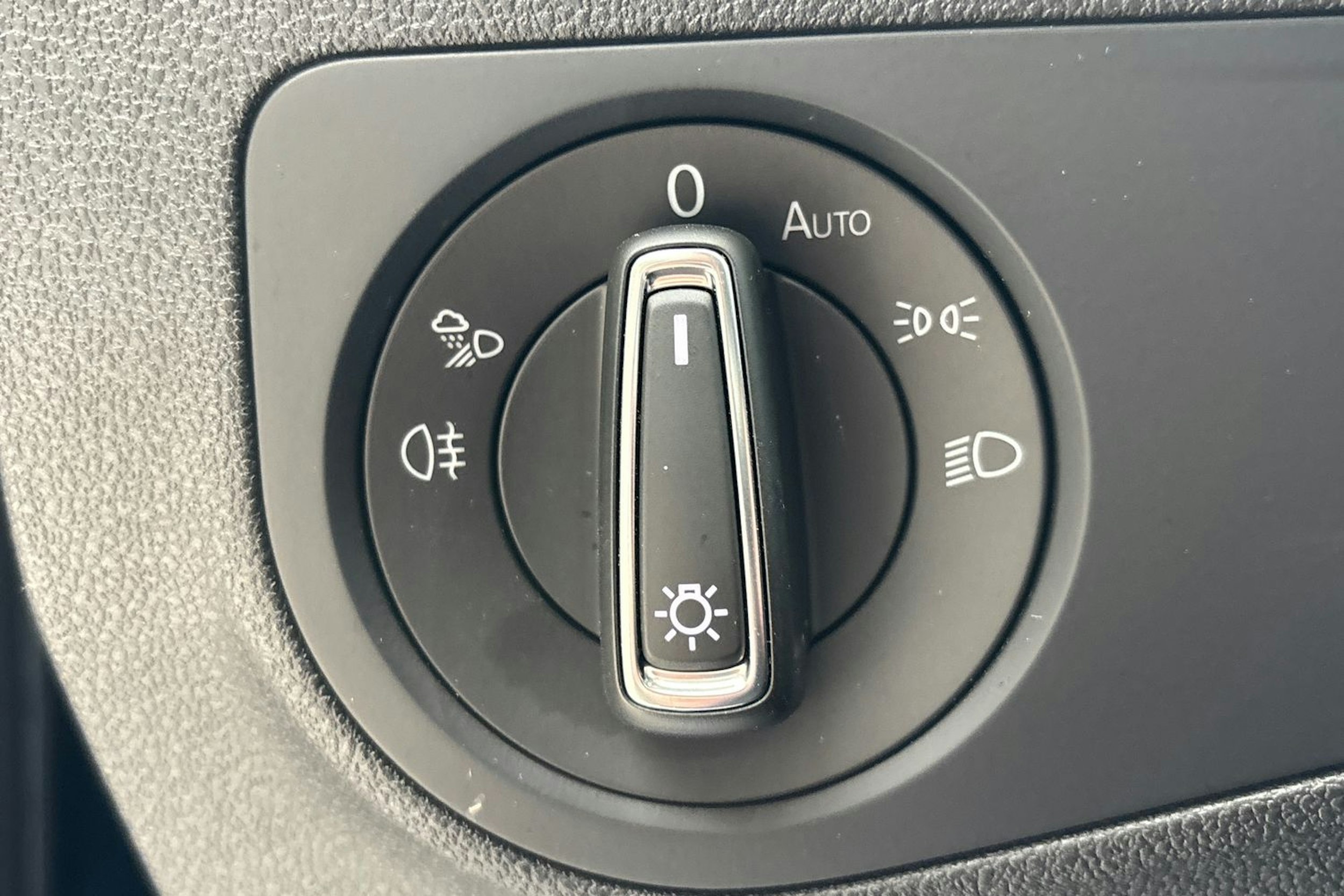 sininen Volkswagen Tiguan 2021 kuva 16.