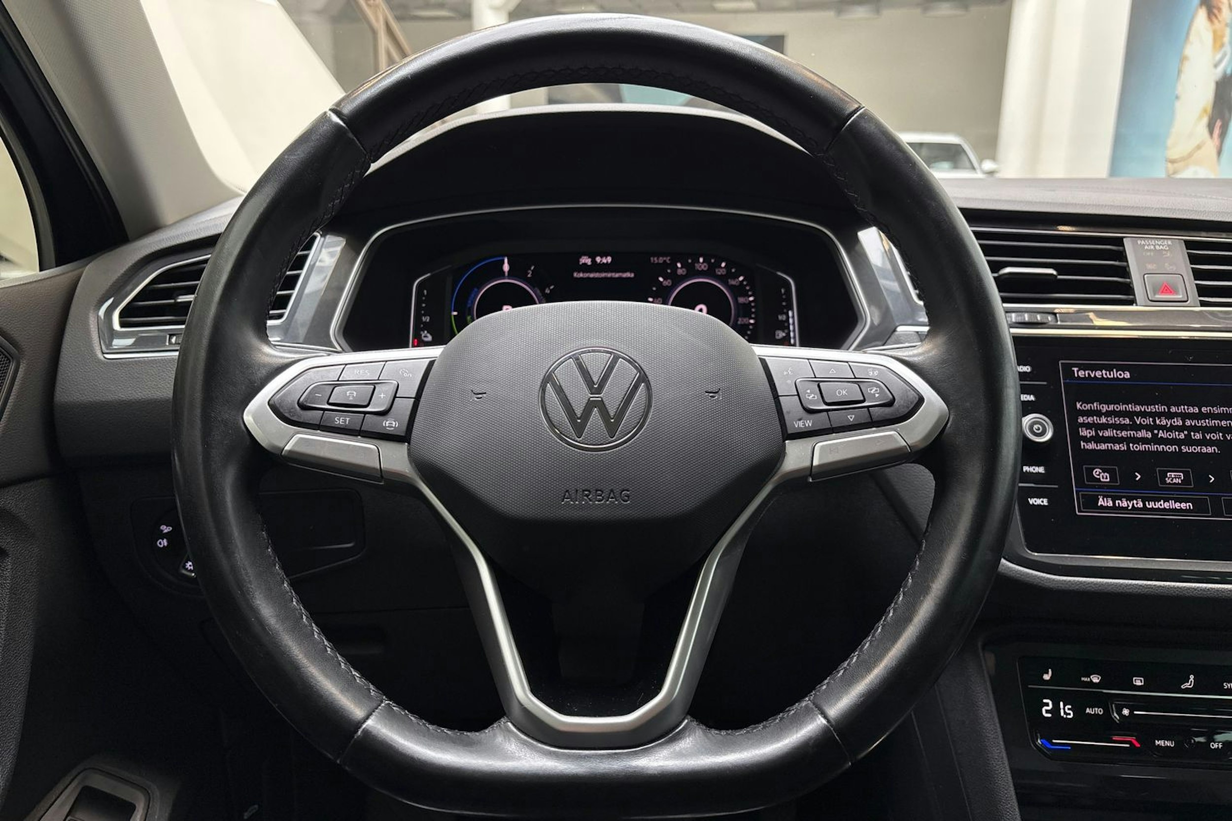 sininen Volkswagen Tiguan 2021 kuva 17.
