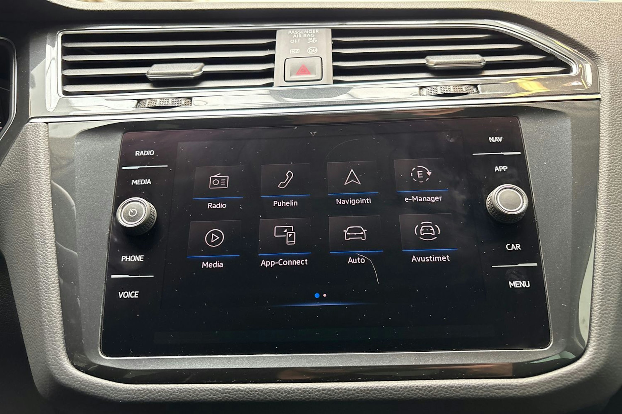 sininen Volkswagen Tiguan 2021 kuva 19.