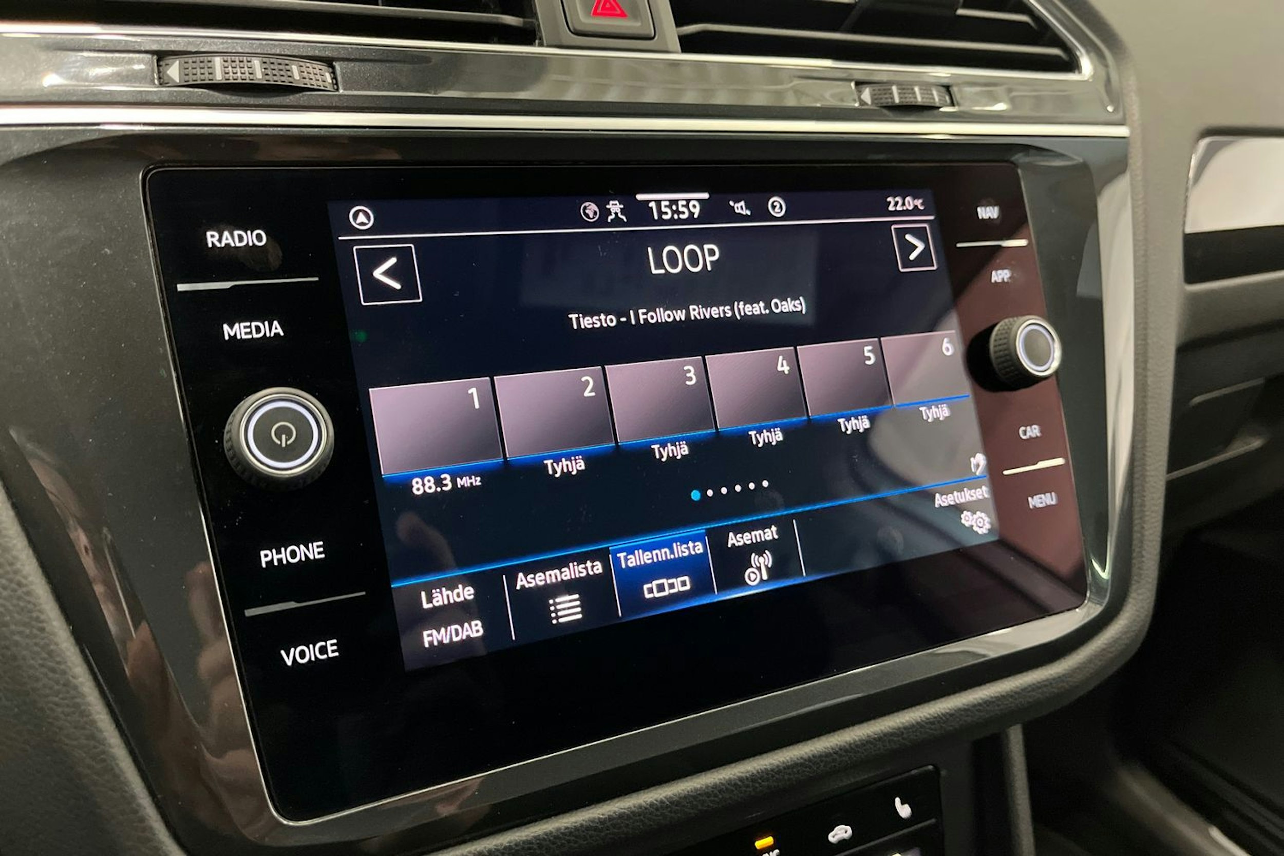 valkoinen Volkswagen Tiguan 2021 kuva 15.