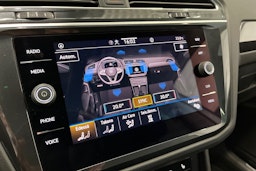 valkoinen Volkswagen Tiguan 2021 kuva 24.