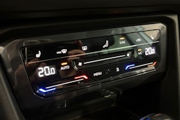 valkoinen Volkswagen Tiguan 2021 kuva 26.
