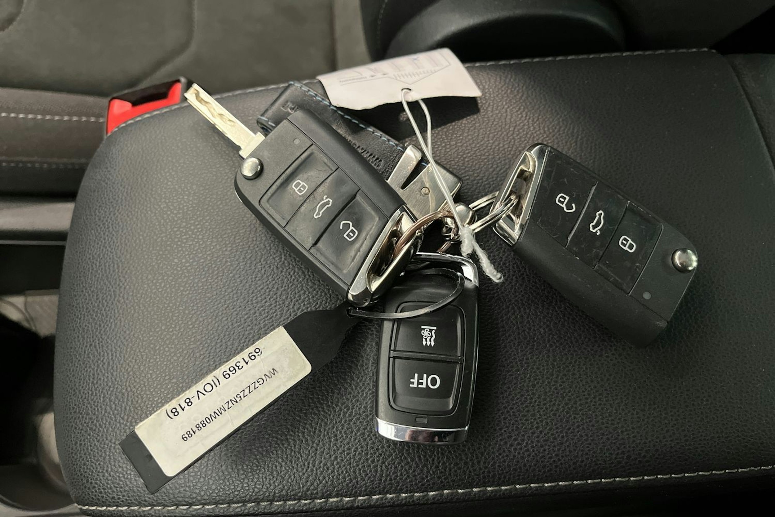 valkoinen Volkswagen Tiguan 2021 kuva 28.