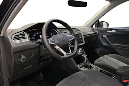 musta Volkswagen Tiguan 2021 kuva 8.