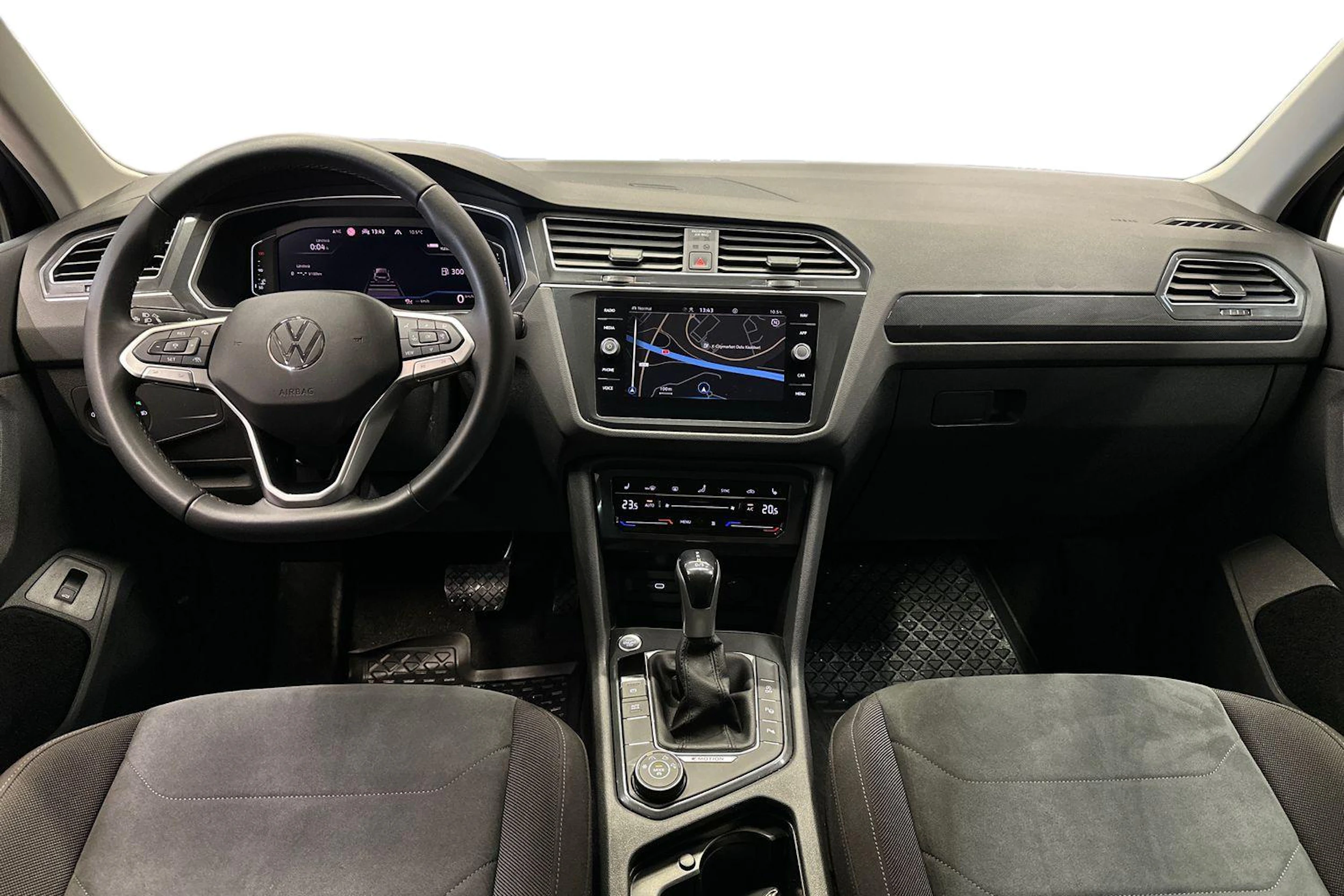 musta Volkswagen Tiguan 2021 kuva 9.