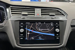 musta Volkswagen Tiguan 2021 kuva 18.