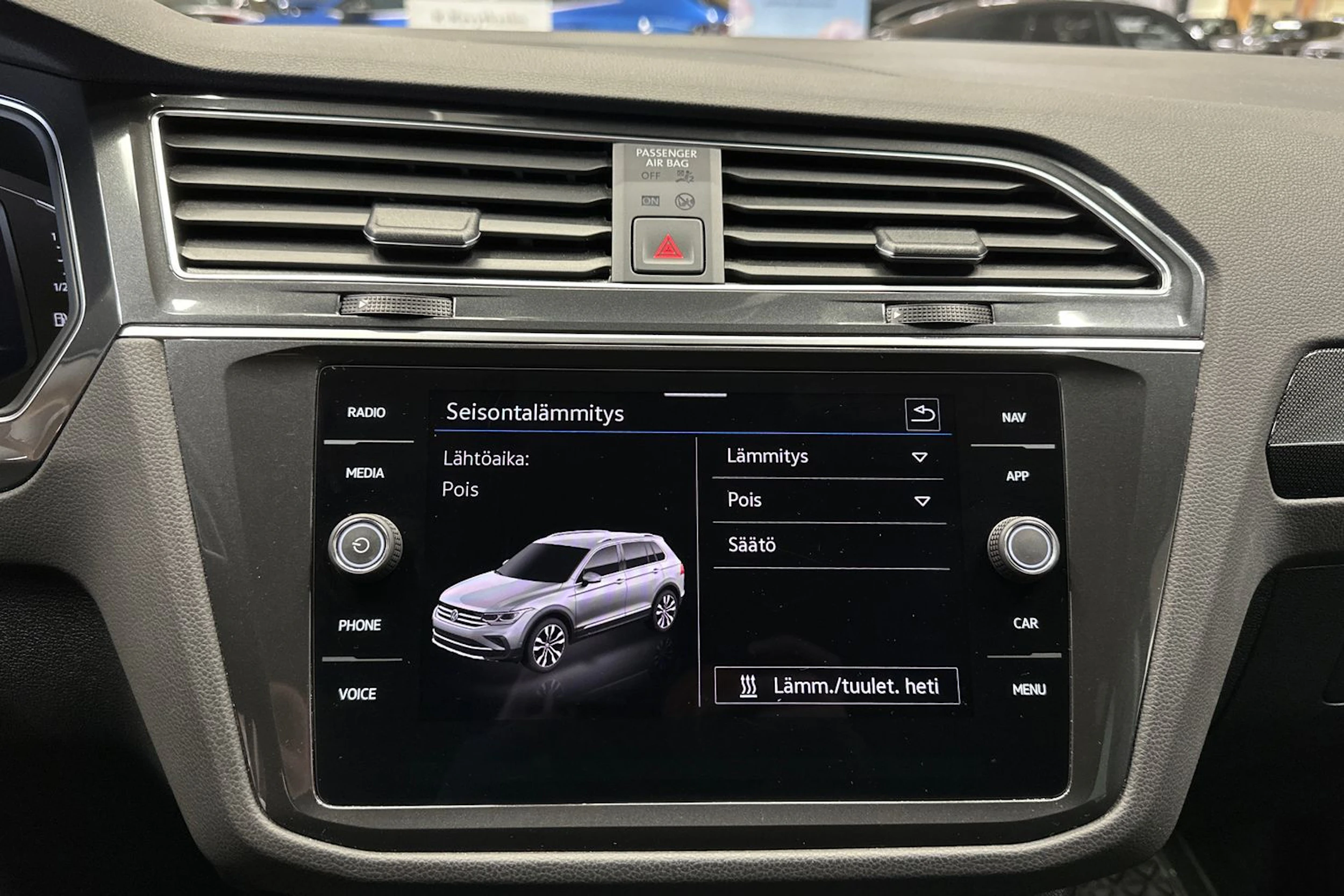 musta Volkswagen Tiguan 2021 kuva 20.
