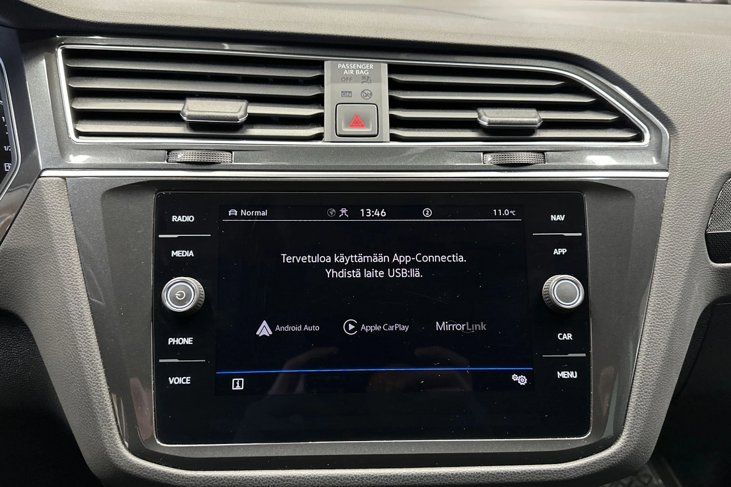 musta Volkswagen Tiguan 2021 kuva 21.