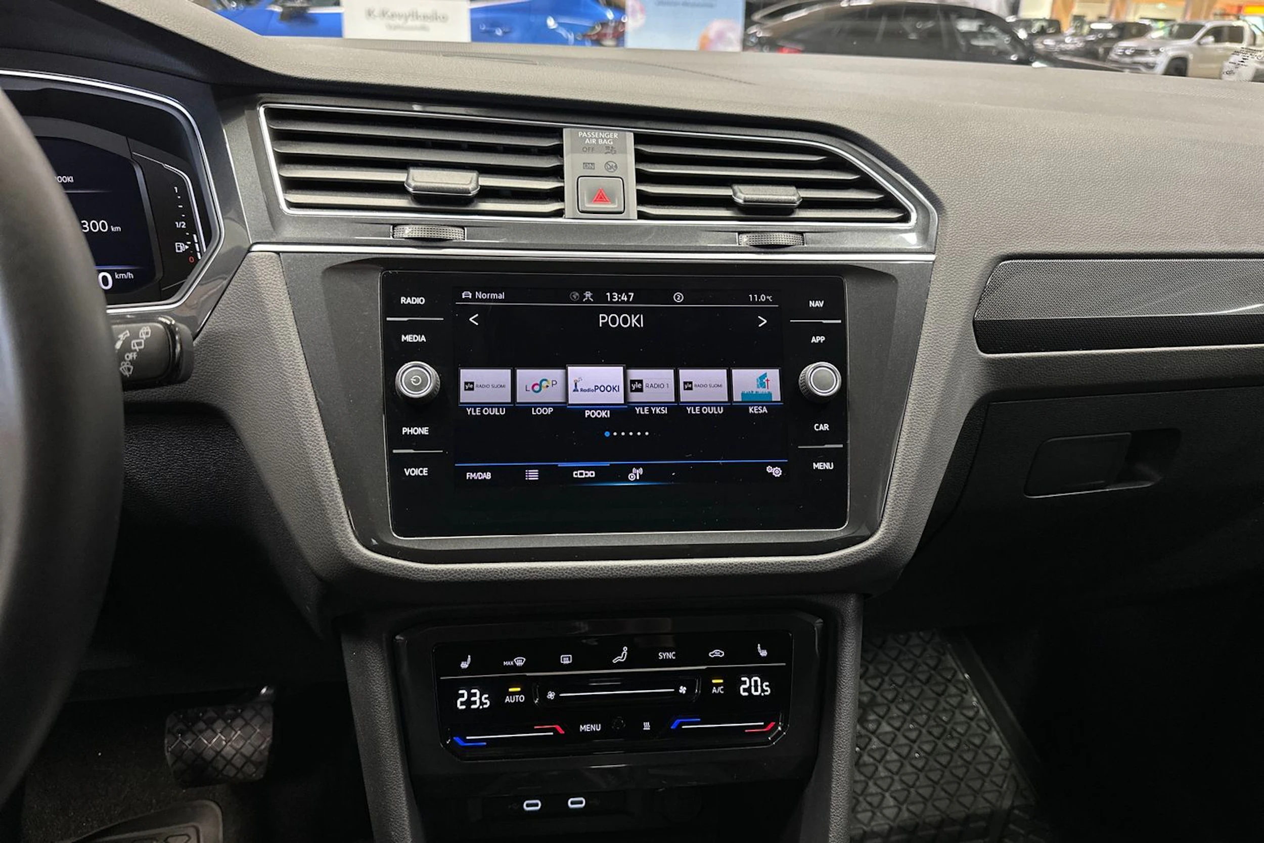 musta Volkswagen Tiguan 2021 kuva 23.