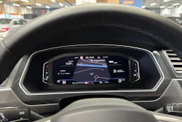 musta Volkswagen Tiguan 2021 kuva 26.